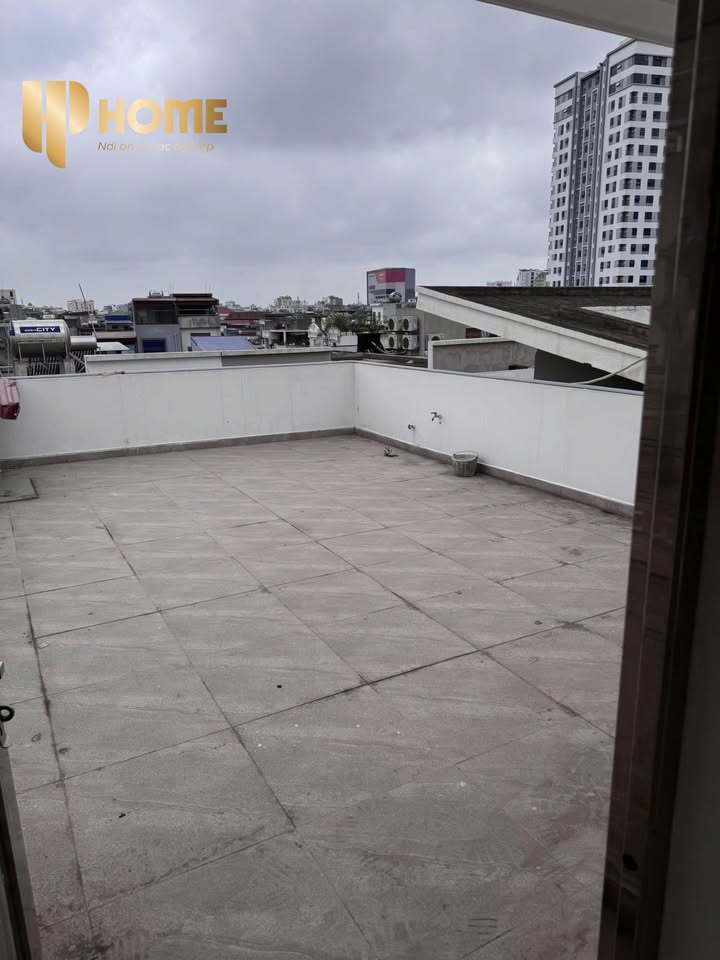 Nhà phố cho thuê Lê Lợi, Ngô Quyền 80m² giá 15 triệu - Kinh doanh sạch sẽ, thang máy tiện lợi