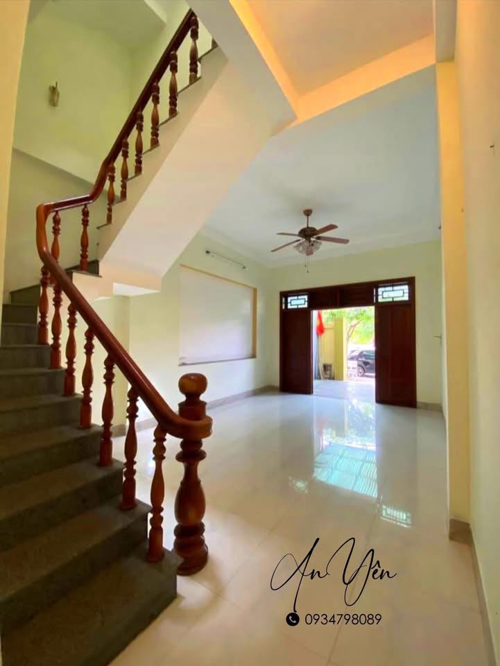 Nhà 2 tầng mặt tiền Lương Tấn Thịnh, Tuy Hoà 82m² giá 5.99 tỷ - Gần biển, tiện ích đầy đủ!