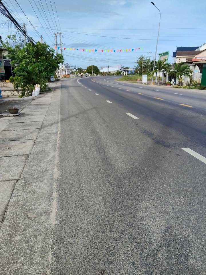 Đất mặt tiền Lý Thái Tổ, Tân Hải 204m² giá 2 tỷ - Pháp lý rõ ràng!