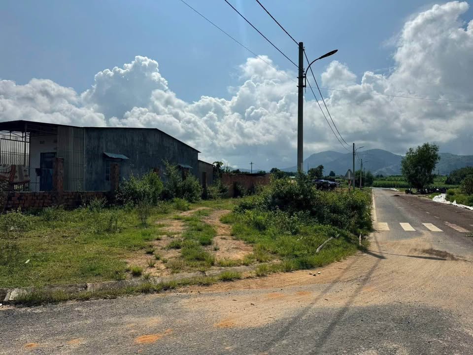 Đất nền 2 mặt tiền tại Chư Hreng, TP. Kon Tum 360m² - Đầu tư sinh lời hấp dẫn!