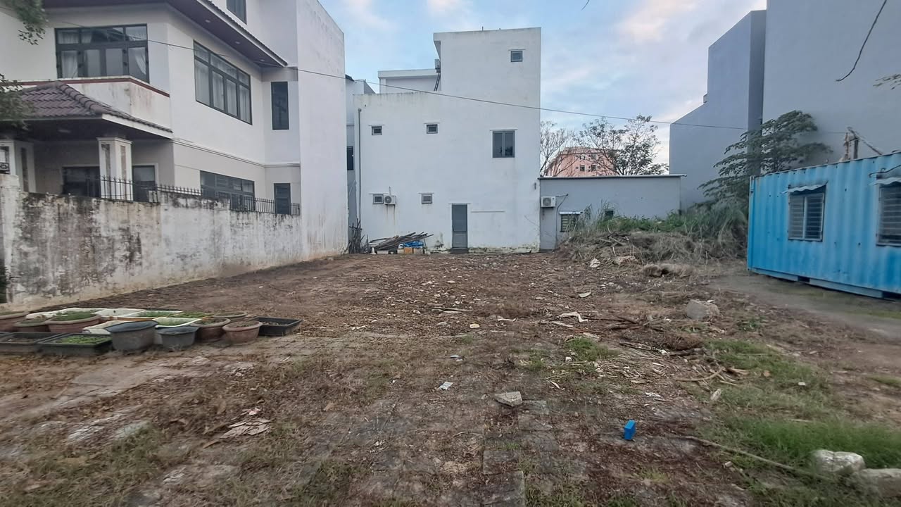 Đất mặt tiền đường Nguyễn Đình Hoàn, Sơn Trà, 150m² chỉ 13 tỷ - Đầu tư sinh lời!