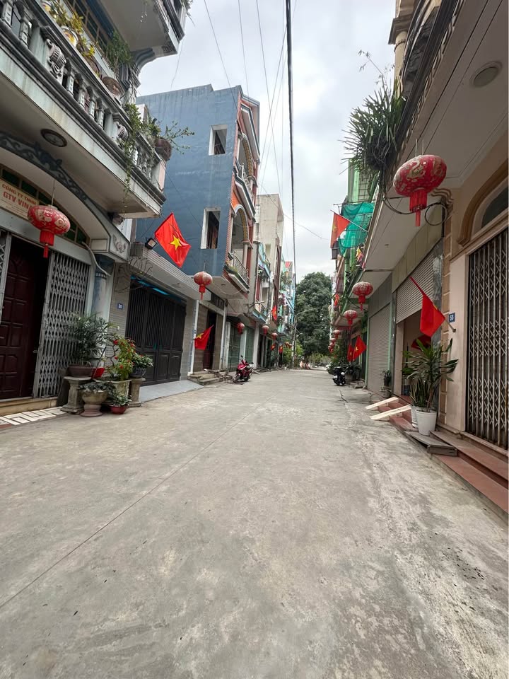 Nhà riêng Phố Mới, Quế Võ 72m² giá 3 tỷ - Đường thông thoáng, hàng xóm thân thiện!