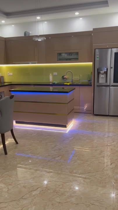 Biệt thự 3 tầng Bắc Hồng 142m² giá 5.9 tỷ - Nội thất sang trọng, chỉ việc vào ở!