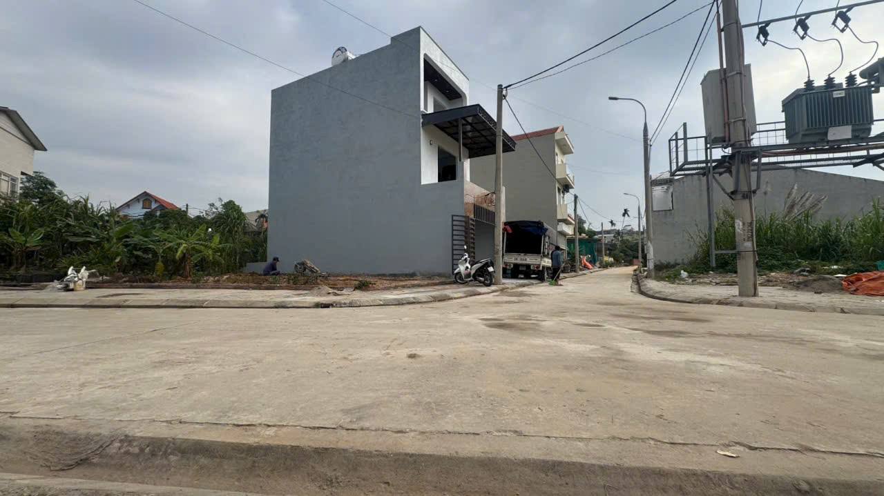 Nhà 3 tầng Đầm Sen, Việt Hưng 60m² giá 3 tỷ - Đón Tết ngay!