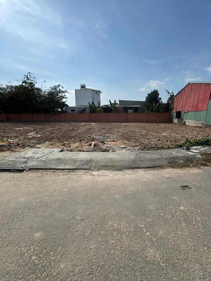 Đất nền Bà Điểm Hóc Môn 120m² giá 3.8 tỷ - Nở hậu, mặt tiền nhựa thông chợ