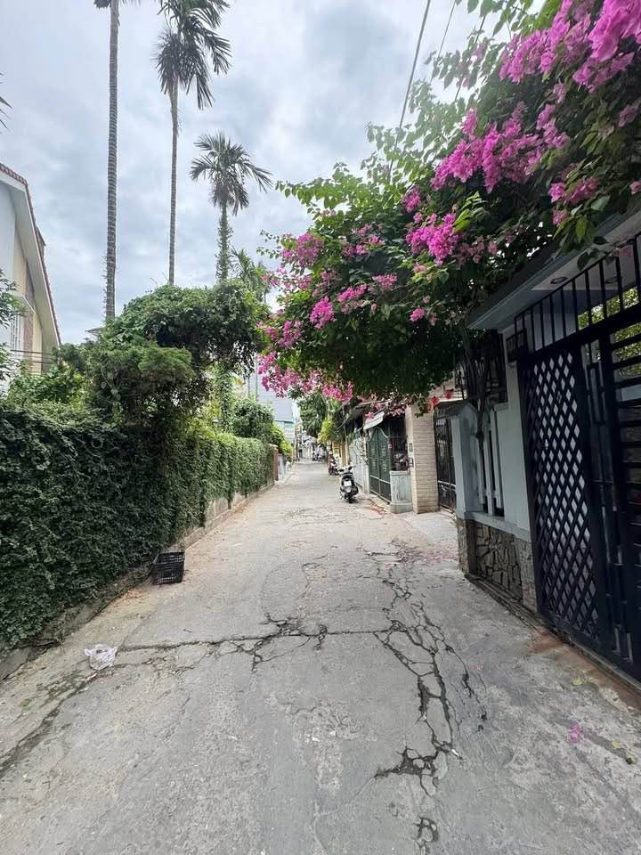 Bán đất kiệt ô tô Phan Chu Trinh, An Cựu, TP Huế 87m² giá 2.47 tỷ - Vị trí sầm uất, tiện ích đầy đủ!