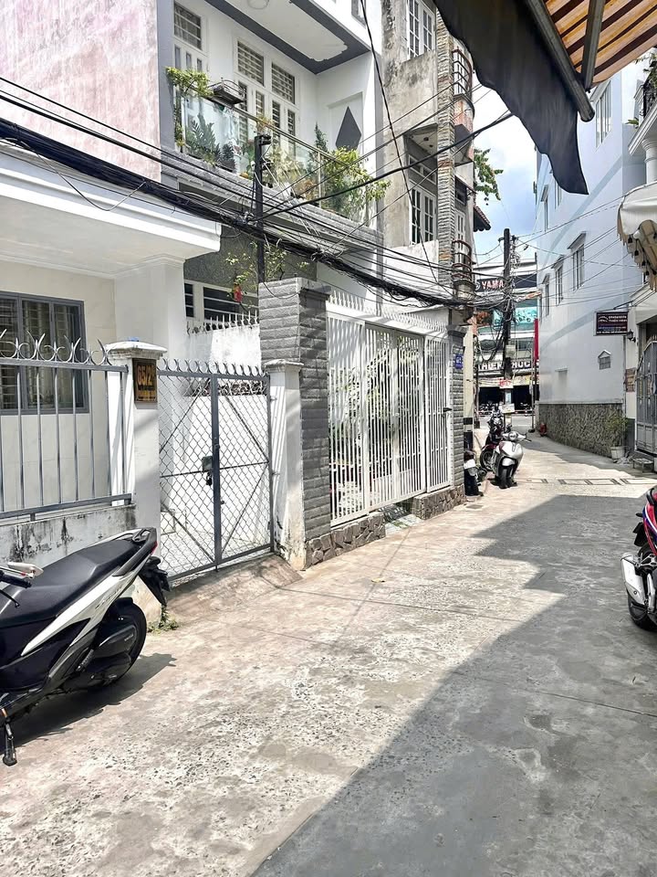 Mặt bằng cho thuê hẻm đường Trần Hưng Đạo, Ninh Kiều 18m² giá 3.5 triệu - Kinh doanh ngay!