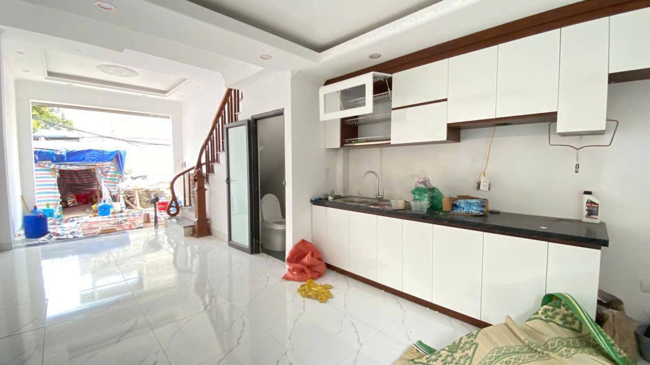 Nhà bán Tả Thanh Oai 40m² giá 5.25 tỷ - Thiết kế hiện đại, mới đẹp!