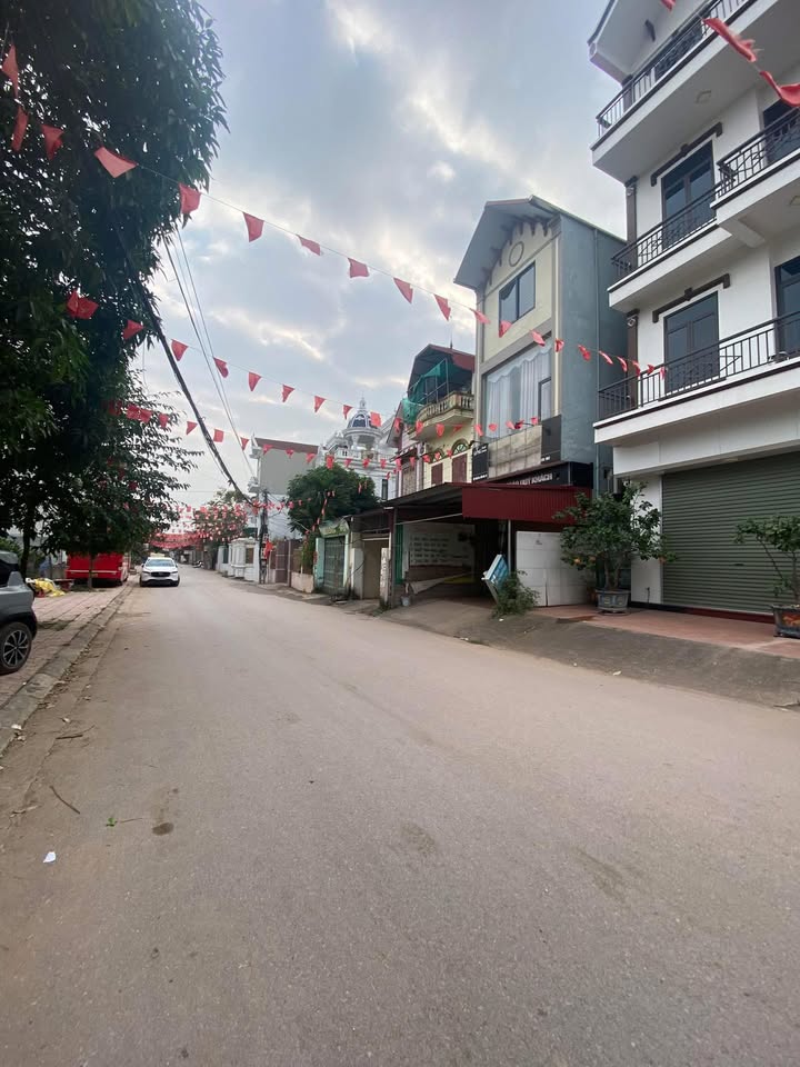 Nhà 3 tầng phường Đồng Sơn, Bắc Giang 85m² - Giá chỉ 3 tỷ, kinh doanh tốt!