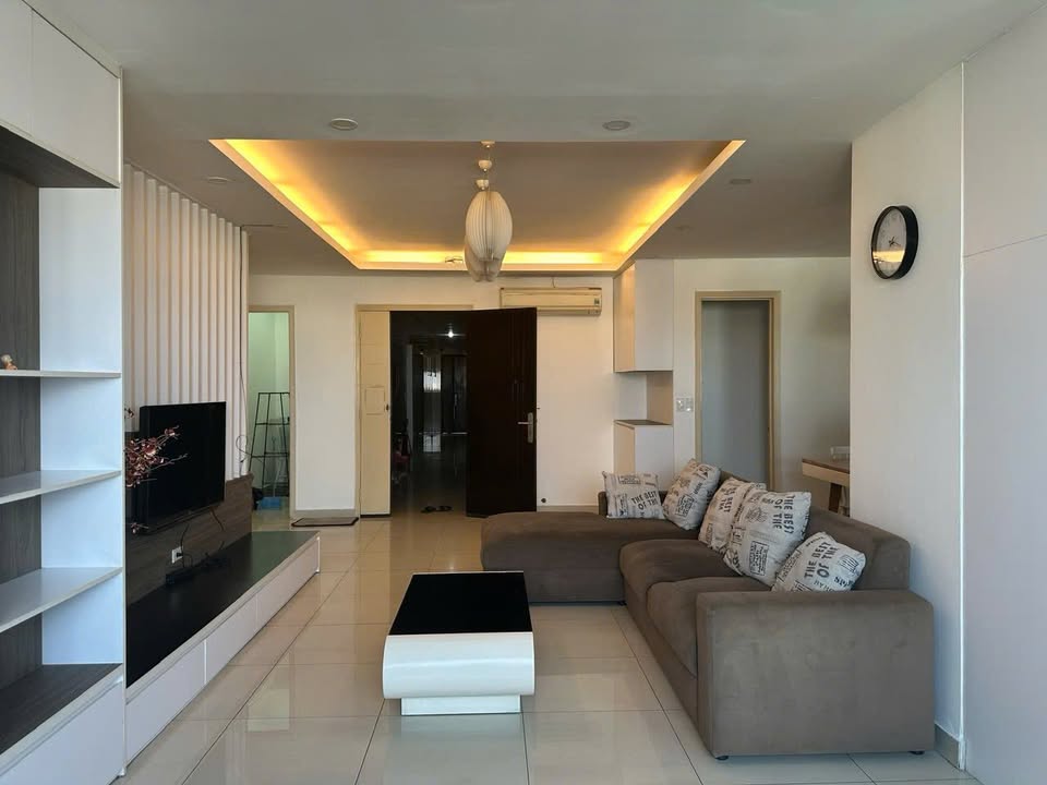 Chung cư Thái Sơn, Tân Tạo, Bình Tân 161m² giá 4.8 tỷ - Thiết kế hiện đại và nội thất đầy đủ!