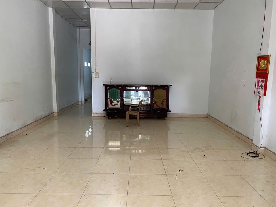 Cho thuê nhà mặt tiền Thống Nhất - Đức Trọng 3PN chỉ 5 triệu/tháng - Kinh doanh đỉnh cao!