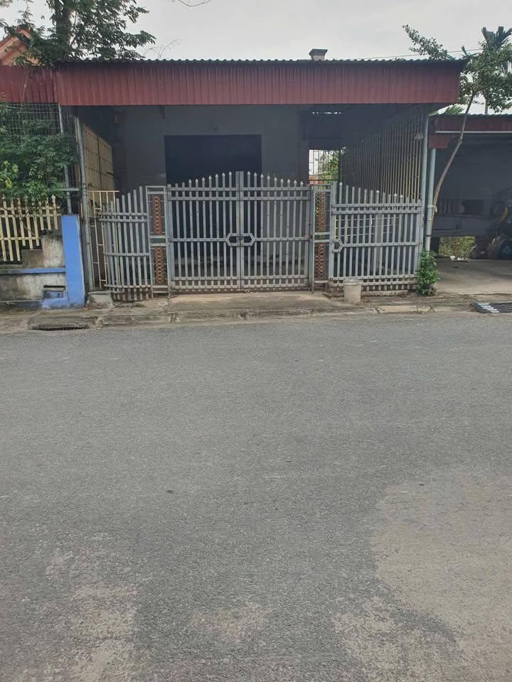 Nhà mái bằng 1 lầu Xóm Phương Điền, Nghĩa Hưng 186m² - Đường nhựa 8m, cách chợ chỉ 50m!