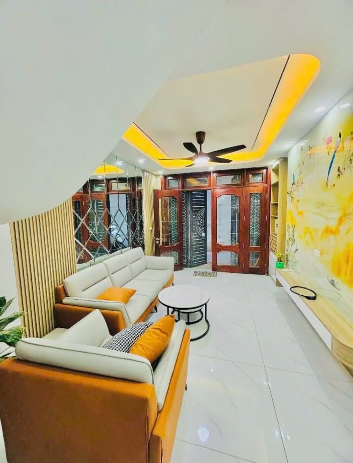 Nhà phố Mỹ Đình 40m² giá 8.7 tỷ - Full đồ về ở ngay!