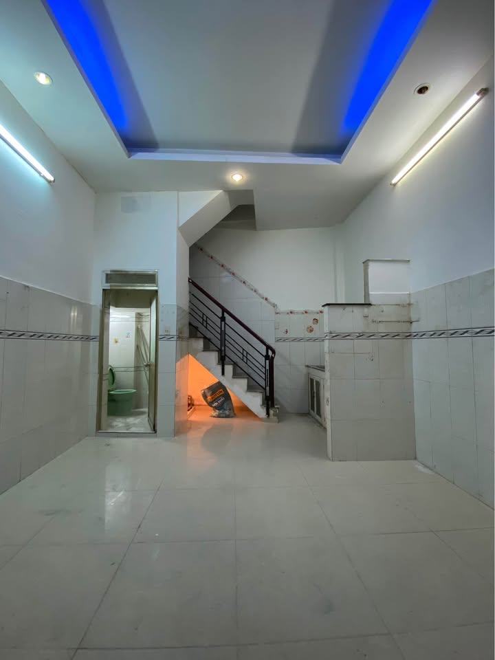 Nhà mặt tiền Bùi Viện, Q.1 - 20m², 9 triệu/tháng - Đầu tư sinh lời ngay!