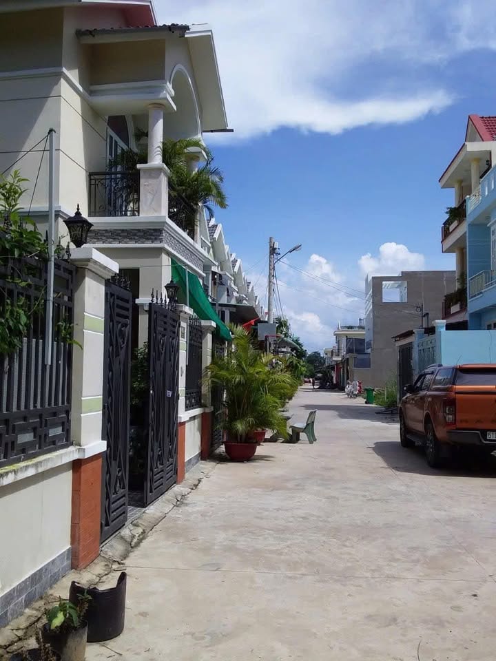 Biệt thự Thạnh Xuân 33, Q12 150m² giá 8.3 tỷ - Đường thông rộng rãi, sạch sẽ!