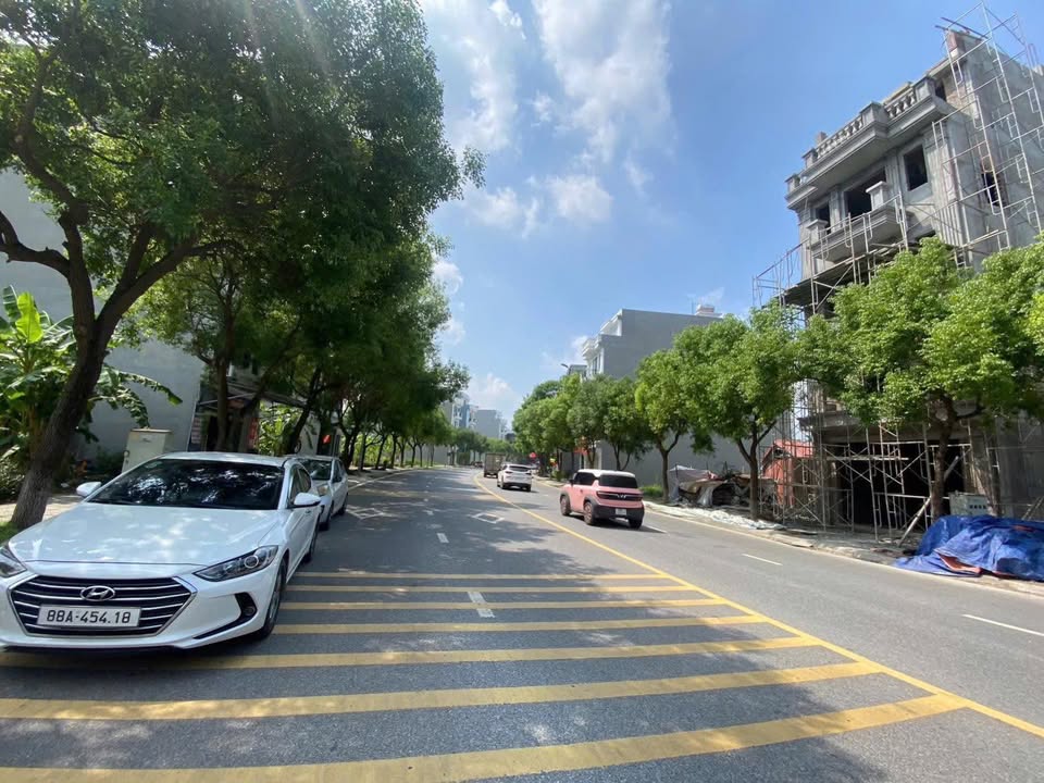 Nhà phố Lý Nam Đế, KĐT Nam Đầm Vạc, Vĩnh Yên 125m² - Mặt tiền kinh doanh đắc địa