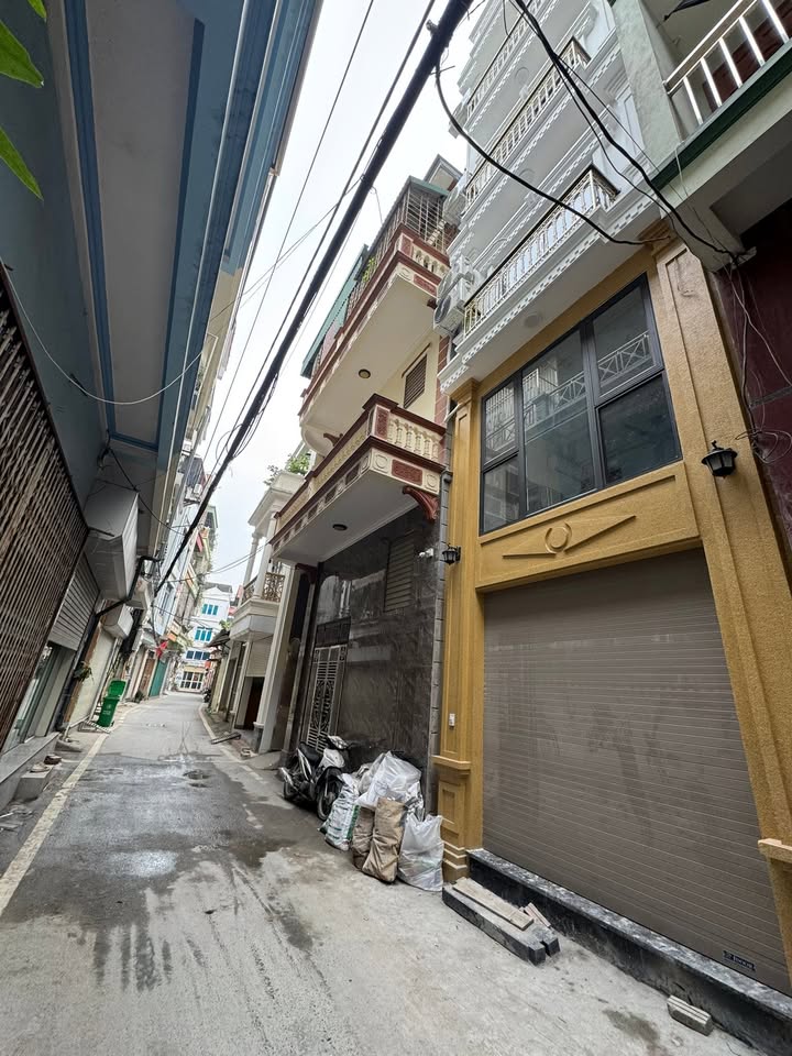 Nhà 6 Tầng Kim Chung Hoài Đức 35m² giá thỏa thuận - Ô tô đỗ trong nhà!