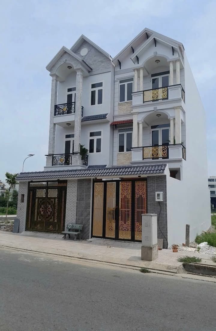 Nhà phố Thới An, Quận 12, 100m² giá 8.2 tỷ - Nhà mới xây, sẵn sàng vào ở!