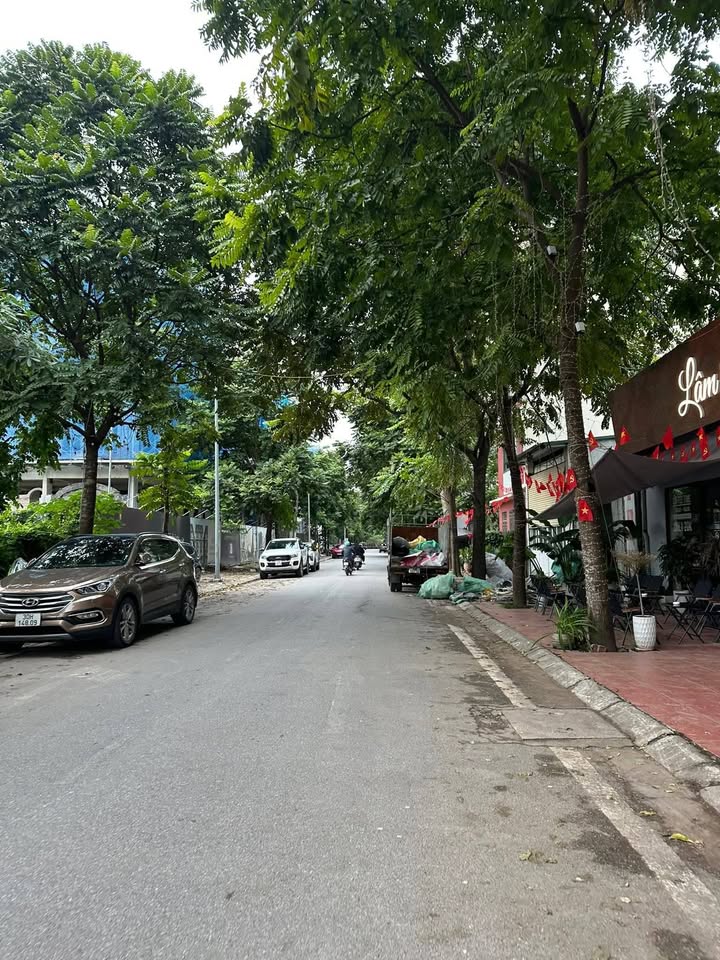 Nhà mặt phố Hoa Lâm, quận Long Biên 56m² giá 25.6 tỷ - Kinh doanh đỉnh cao!