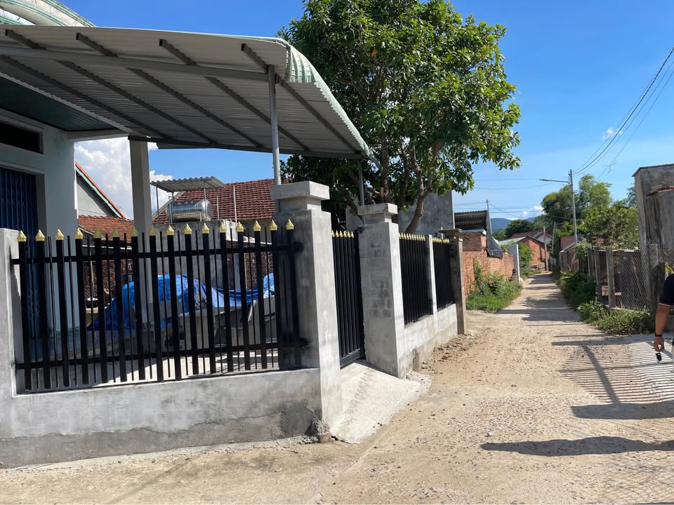 Nhà ở Phú Phong, Tây Sơn, Bình Định 217m² giá 1 tỷ - Sổ hồng chính chủ, ô tô đỗ trước nhà!