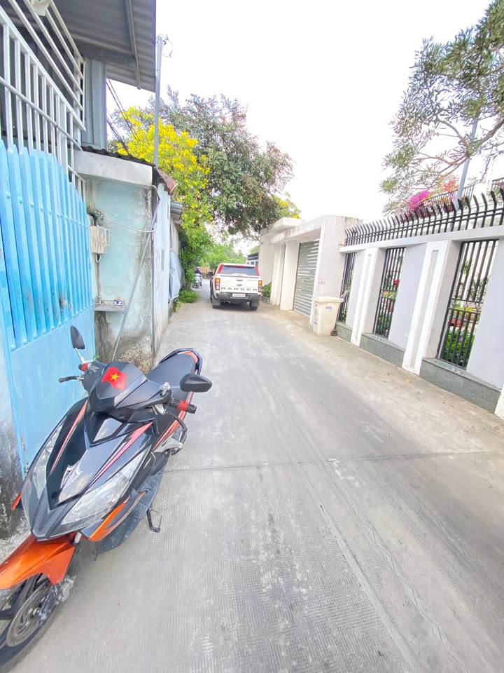 Nhà cấp 4 Hóc Môn 120m² giá 2.95 tỷ - Sổ đỏ chính chủ, vào ở ngay!