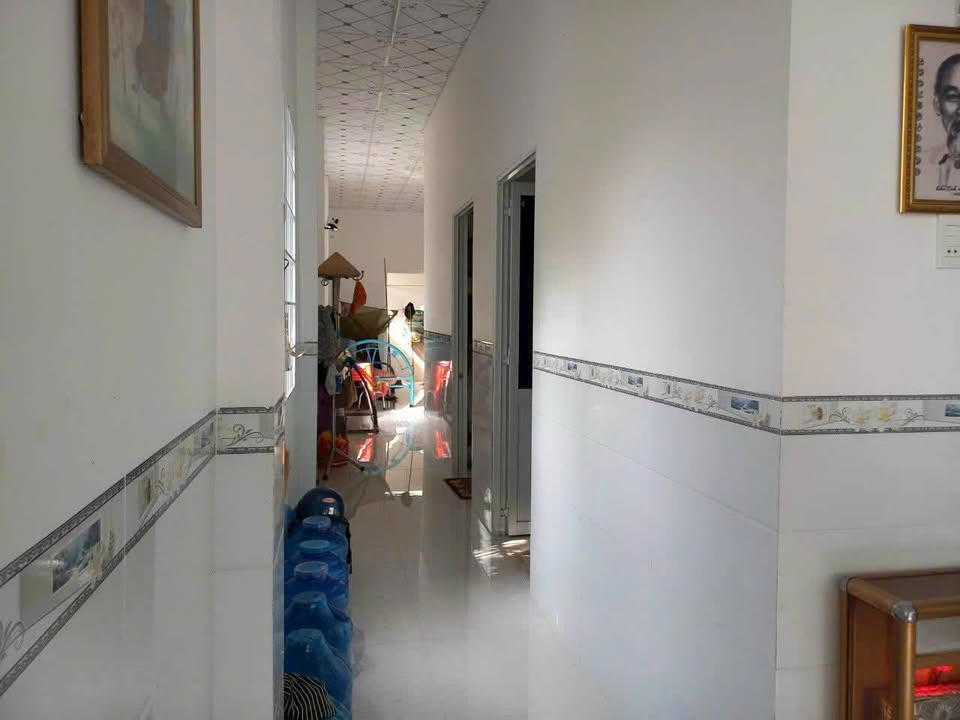 Nhà bán Hẻm Căn Nhà Màu Tím, Bích Trì, 127m² - Giá chỉ 900 triệu!