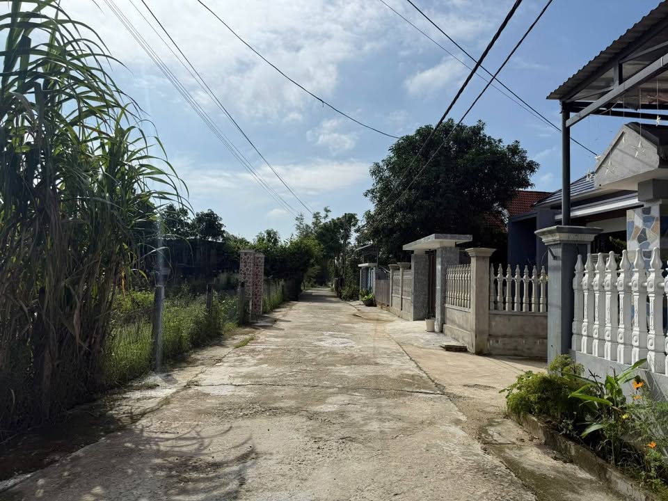 Đất nền lô góc Hòa Tiến 420m² giá thỏa thuận - Kinh doanh thuận lợi!