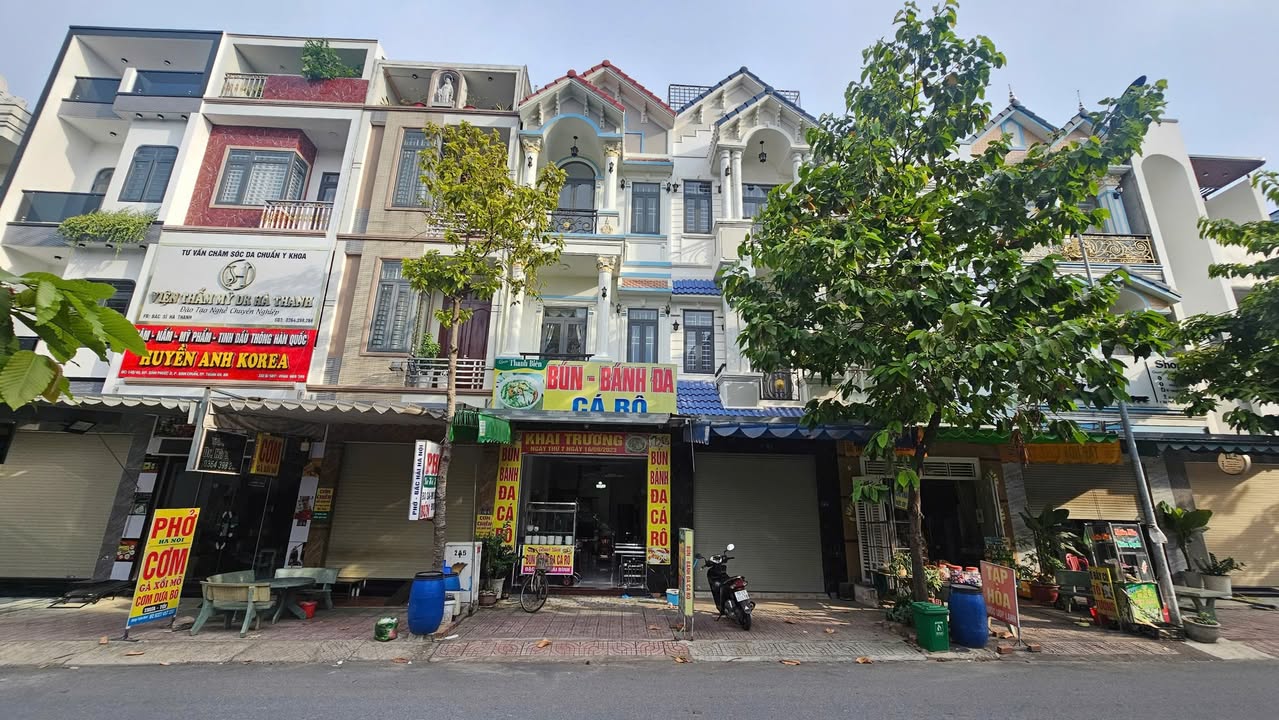 Nhà phố KDC Phú Hồng Thịnh 8, Bình Chuẩn 72m² giá 4.9 tỷ - Kinh doanh sầm uất!