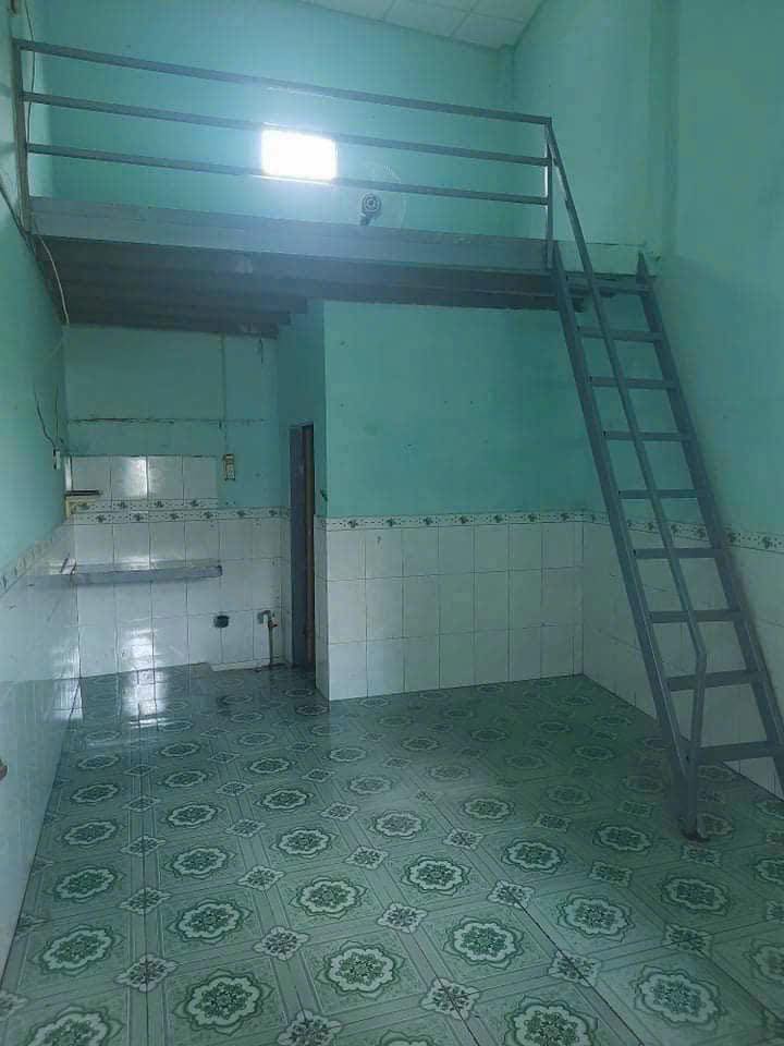 Phòng trọ cho thuê tại An Phú Đông, Quận 12, 15m² chỉ 1.6 triệu - Sạch sẽ, có gác lửng!