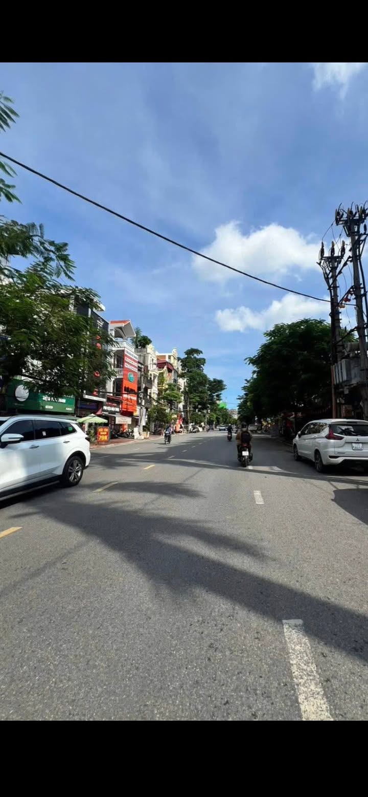 Bán nhà 6 tầng thang máy Quán Nam 80m² giá 16.6 tỷ - Vị trí đắc địa, tiềm năng tăng giá!