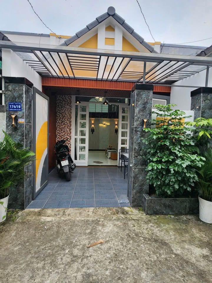 Nhà mới Hưng Long, Bình Chánh 88m² giá 2.08 tỷ - Chính chủ, sổ hồng sẵn!