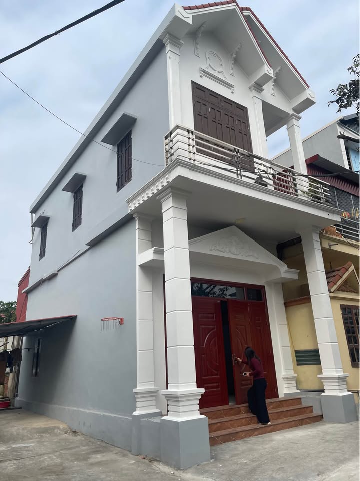 Nhà 2 tầng Ninh Sơn 69m² giá 3 tỷ - Hướng Tây và Nam, sẵn sàng vào ở!