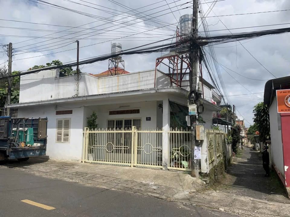 Nhà kinh doanh mặt tiền Nguyễn Thị Minh Khai 77m² giá 2.6 tỷ - Cơ hội hiếm có!