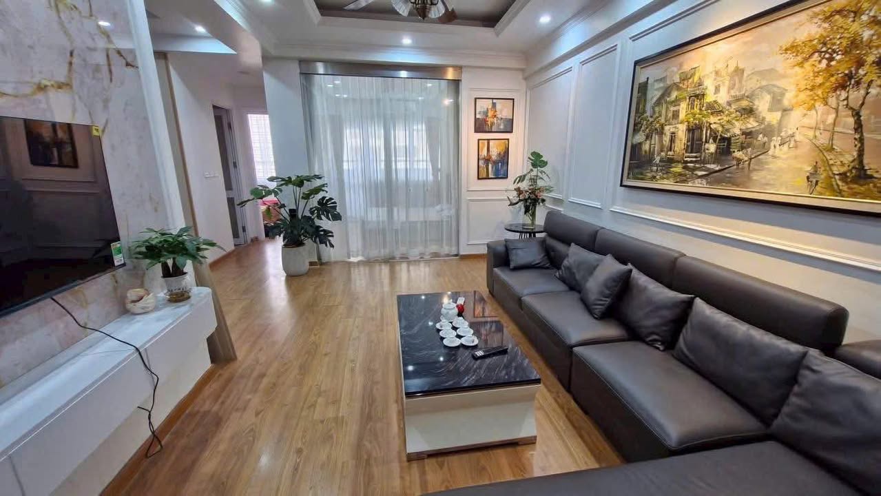 Căn hộ Sài Đồng Long Biên 75m² giá 4.5 tỷ - Nội thất sang trọng, sẵn sàng vào ở!