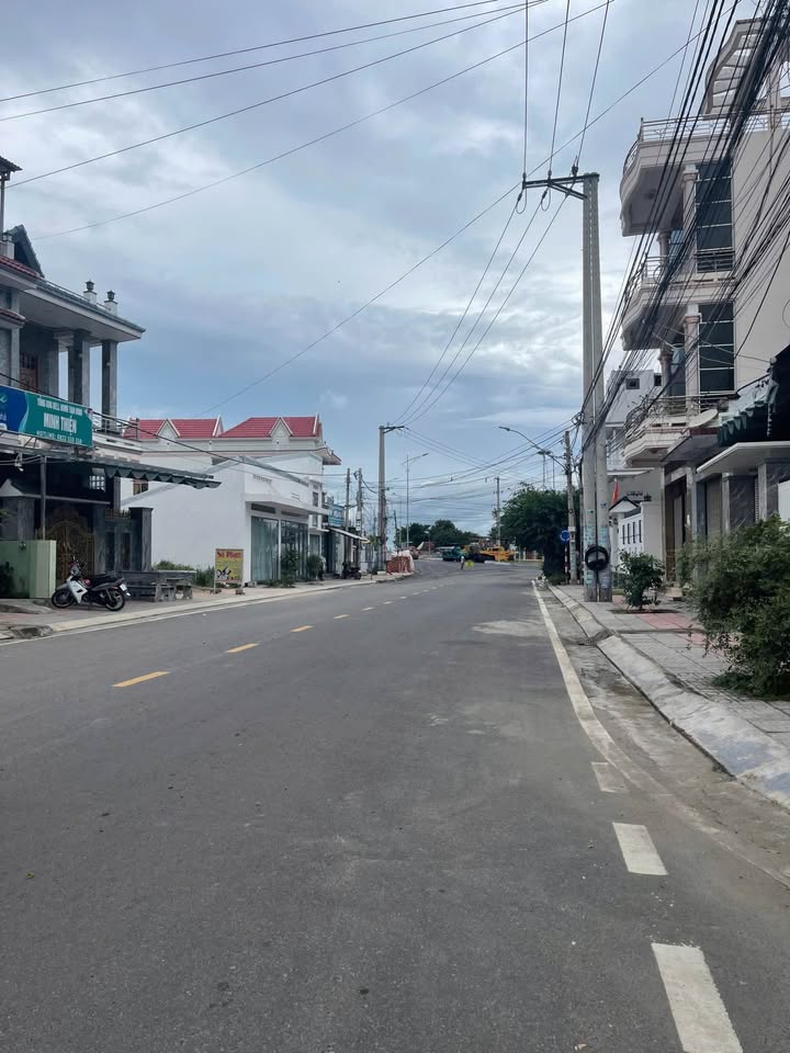 Nhà Mặt Tiền Đường Lê Lợi, Vạn Giã, Khánh Hòa 223m² giá 6.486 tỷ - Thương lượng thoải mái!