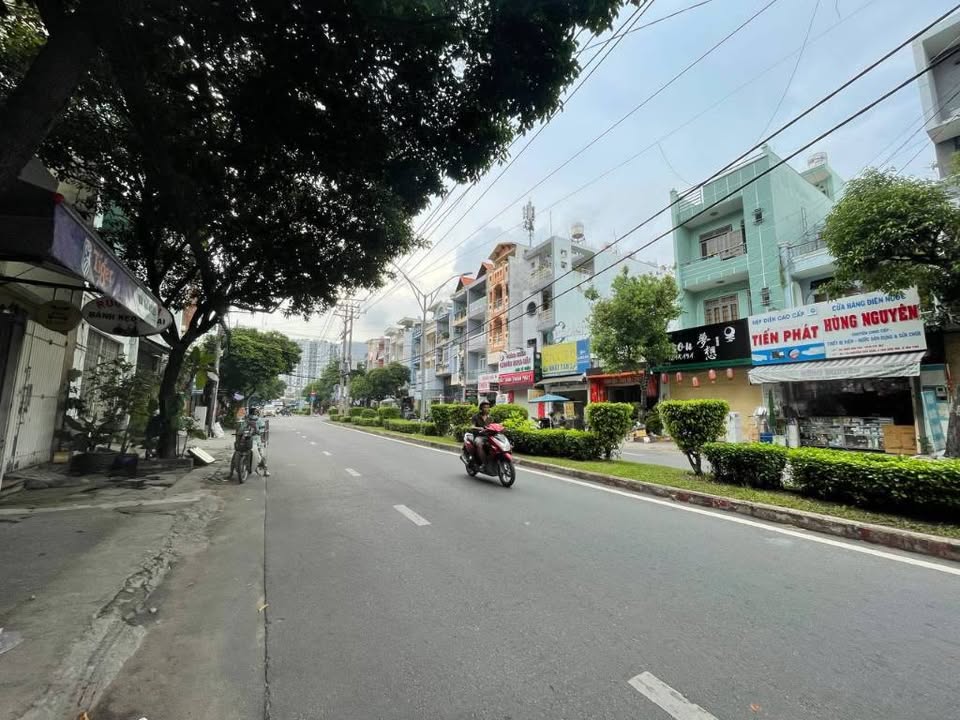 Nhà mặt tiền kinh doanh Nguyễn Cửu Đàm, Tân Phú 122m² giá 35 tỷ - Vị trí đắc địa, cơ hội đầu tư tuyệt vời!