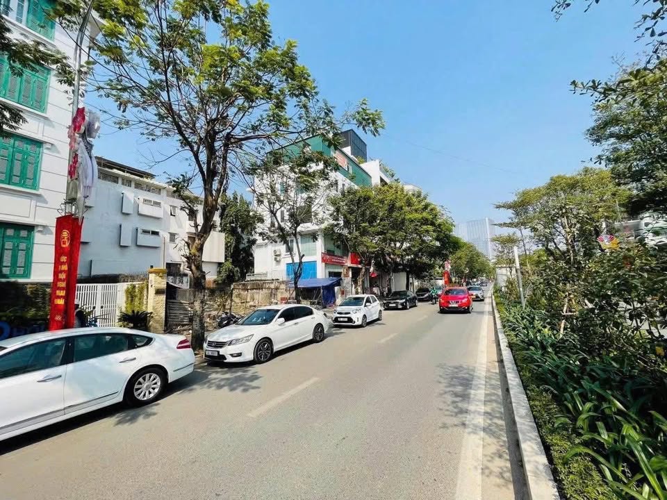 Đất 2 mặt tiền Lạc Long Quân, Tây Hồ 170m² giá 70 tỷ - Đầu tư sinh lời cao!