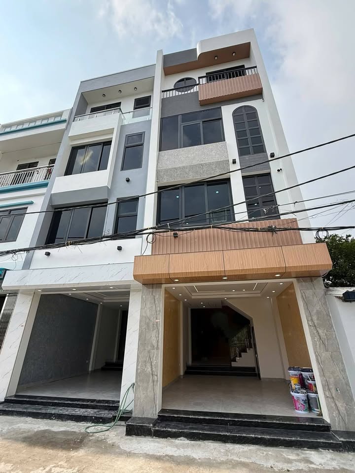 Nhà phố 4 tầng mặt đường Thanh Bình, Nam Định - Giá chỉ 3.65 tỷ, thiết kế hiện đại!