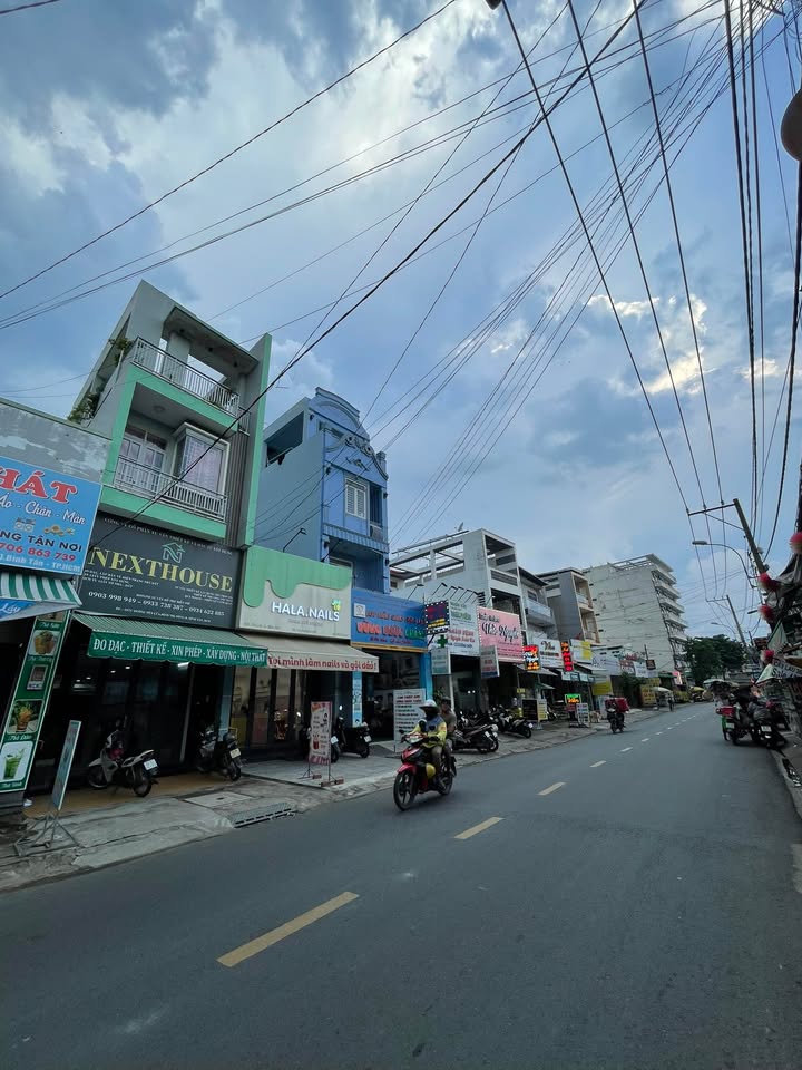 Nhà mặt tiền Tên Lửa, quận Bình Tân, 96m² giá 15.5 tỷ - Đang cho thuê, chưa từng có cơ hội tốt hơn!