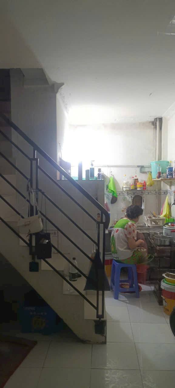 Nhà hẻm Bùi Văn Ba Quận 7, diện tích 16.2m² giá 1.85 tỷ - Sổ hồng chính chủ, giá rẻ nhất khu!