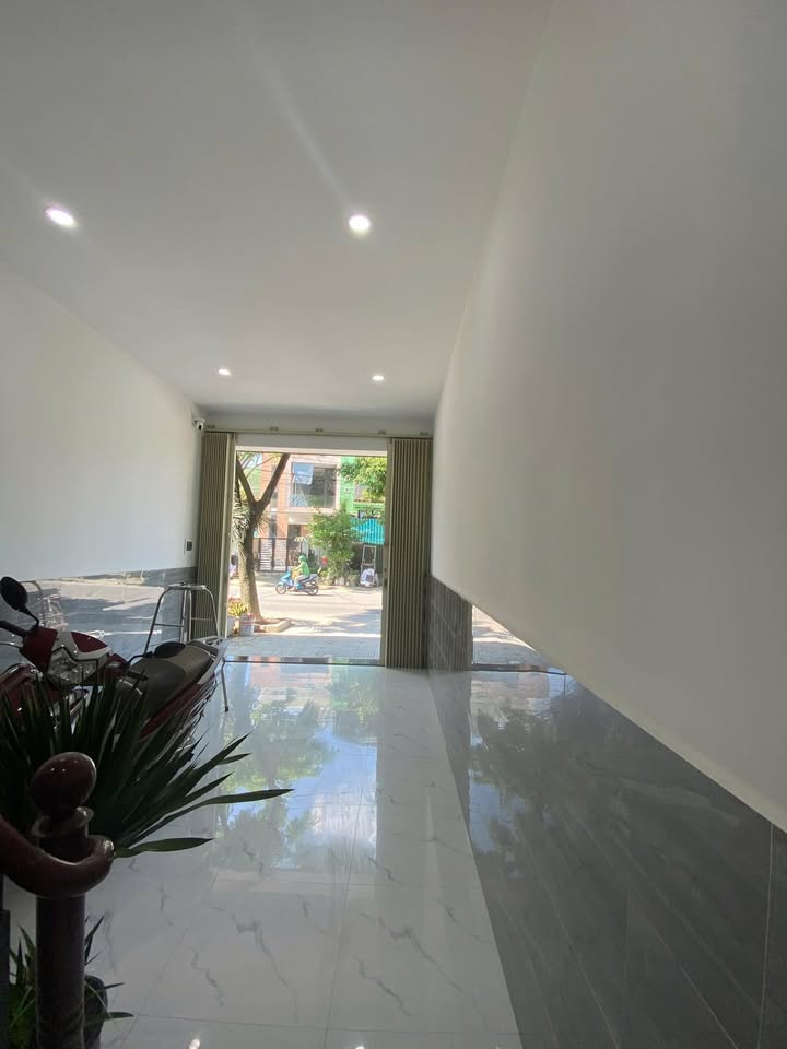 Mặt bằng kinh doanh cho thuê tại 308 Lê Trọng Tấn - Không thể bỏ lỡ!