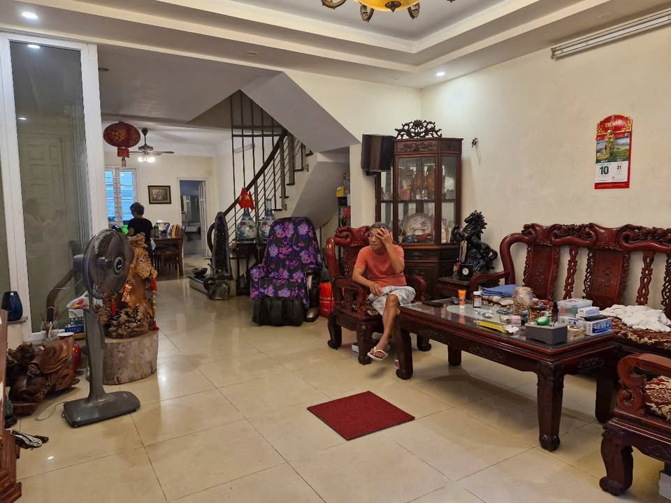 Nhà riêng Bồ Đề, Long Biên 100m² giá 31 tỷ - Ô tô tránh nhau, đầy đủ công năng!