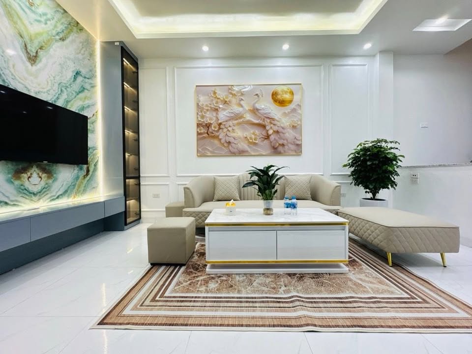 Nhà 5 tầng Ngõ Quỳnh, Quỳnh Lôi, 40m² giá 8.3 tỷ - Đón Tết ngay!