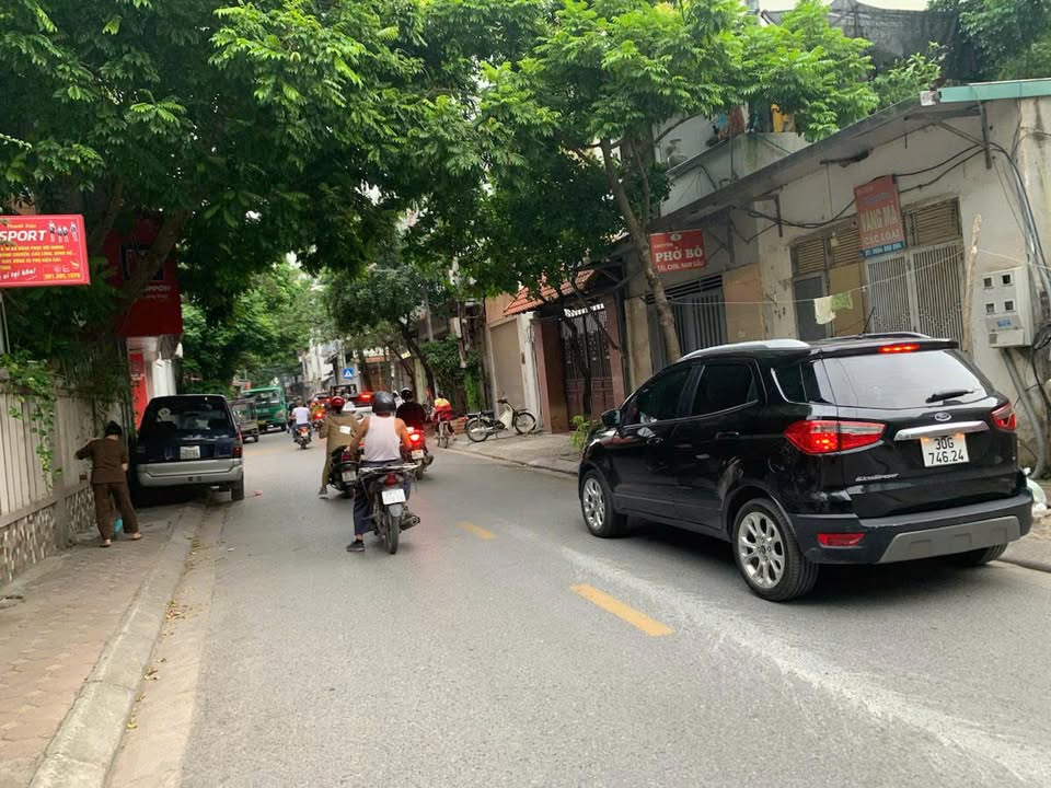 Bán FrontHouse 95 Vũ Xuân Thiều, Long Biên 71m² giá 16.7 tỷ - Kinh doanh đỉnh cao!