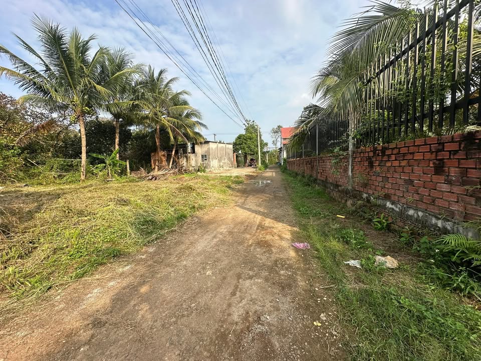 Đất nền Phường Bình Lộc, 111m² giá 1.02 tỷ - Sổ riêng, thổ cư 100%!