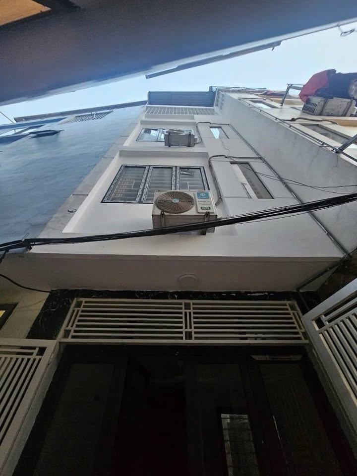 Nhà 5 tầng Quang Trung, Hà Đông 33m² giá 4.88 tỷ - Thiết kế hiện đại, gần phố chính!