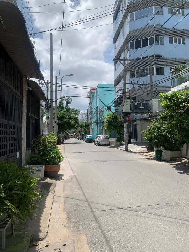 Nhà 2 mặt tiền Lê Đình Cẩn, Bình Tân 112m² giá 9 tỷ - Kinh doanh sầm uất!