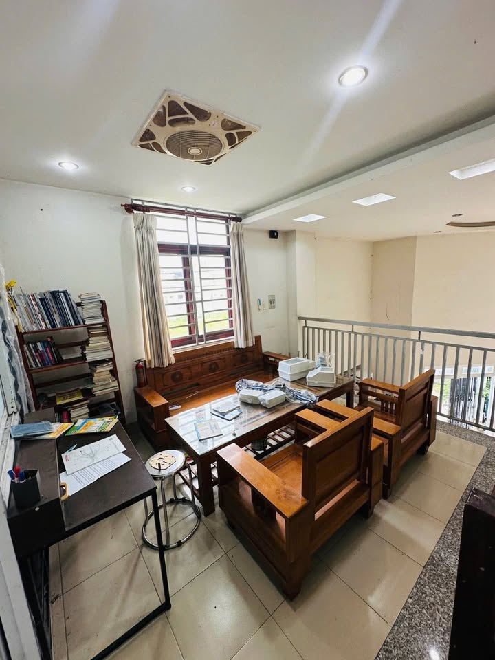 Nhà 3 tầng phường Phú Hữu 60m² giá 5.35 tỷ - Căn góc hẻm xe hơi thông thoáng!