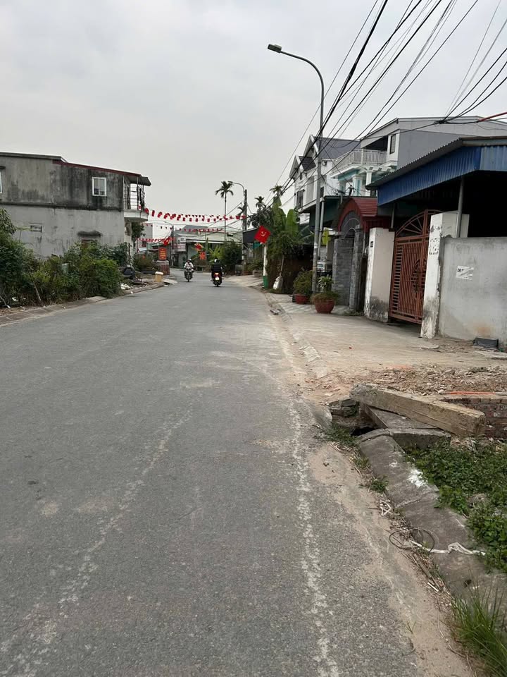 Nhà 2 tầng mặt đường Lê Lợi, An Dương 62.7m² chỉ 2.2 tỷ - Đầu tư sinh lời ngay!