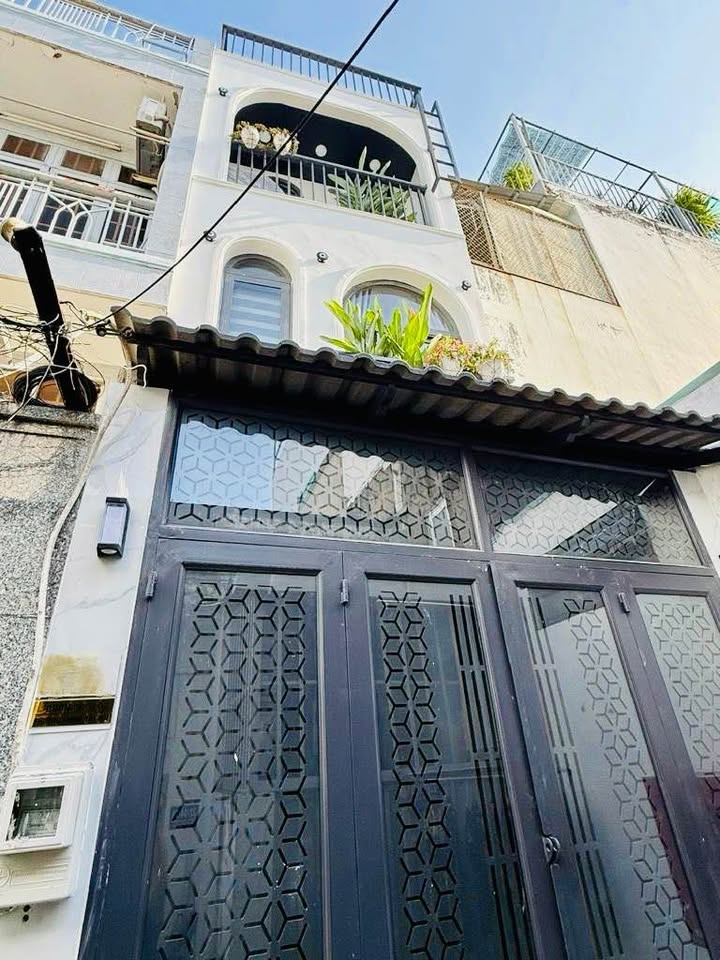 Nhà Gò Vấp 90m² giá 4.8 tỷ - Full nội thất, đón Tết ngay!